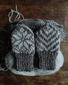Baby Starlet Mittens No1